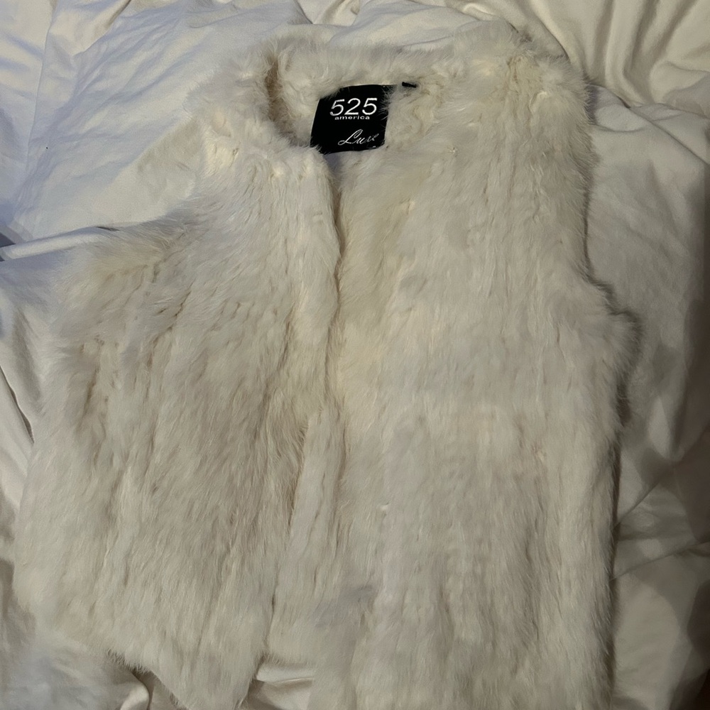 525 America White Fur Vest